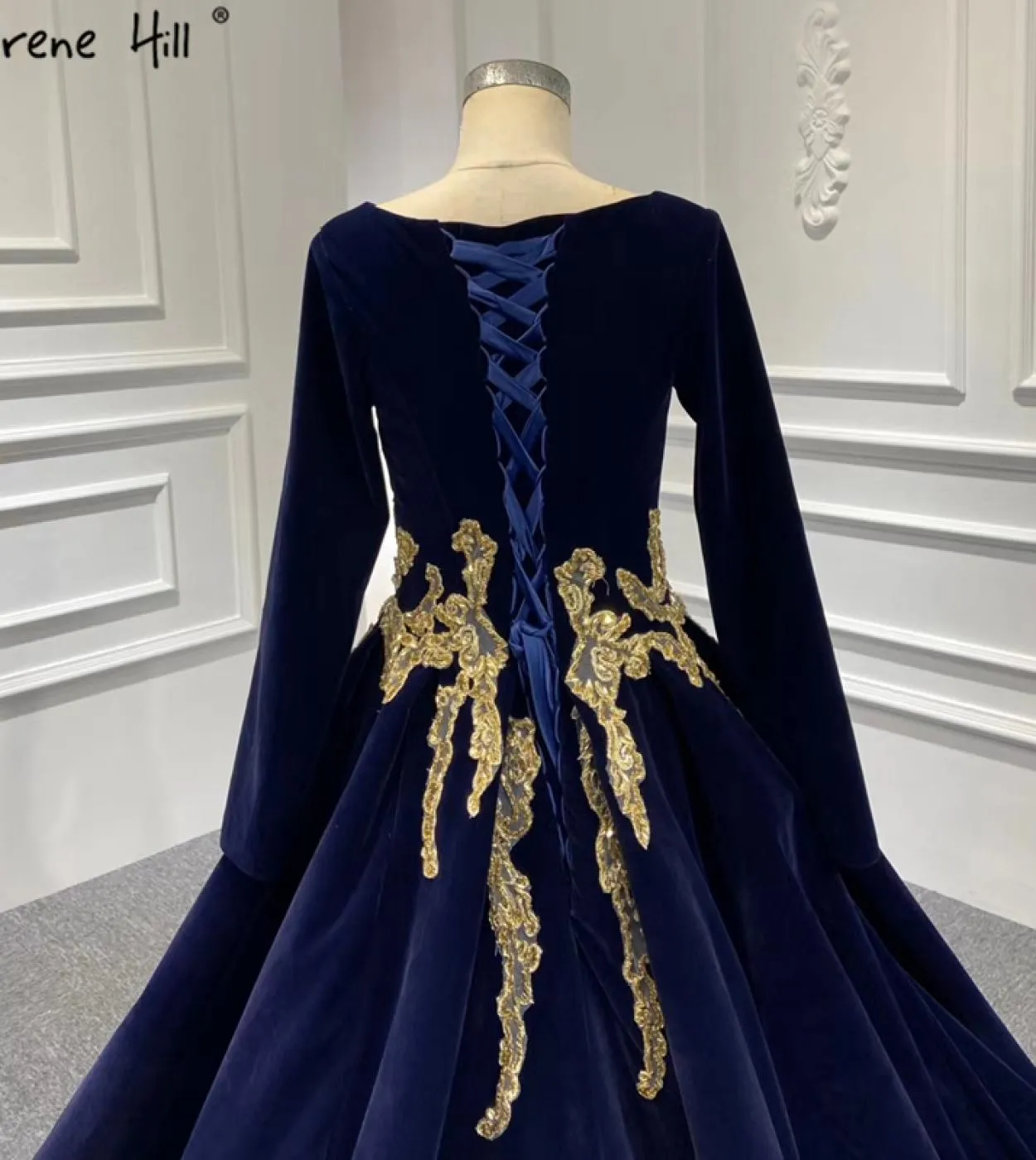Abiti da sposa di fascia alta in velluto blu navy musulmano 2023 Abiti da sposa con perline a maniche lunghe Serene Hill Ha2368