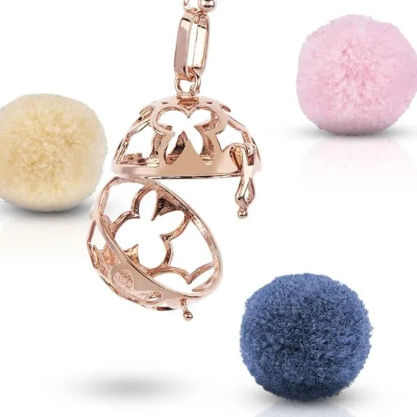 Collana con batuffolo beige da profumare    