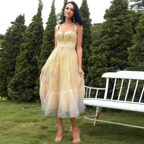 Eleganti fiori in tulle Abiti da ballo Abiti da festa con cinturino per spaghetti Abito da sera senza maniche da fata Lunghezza