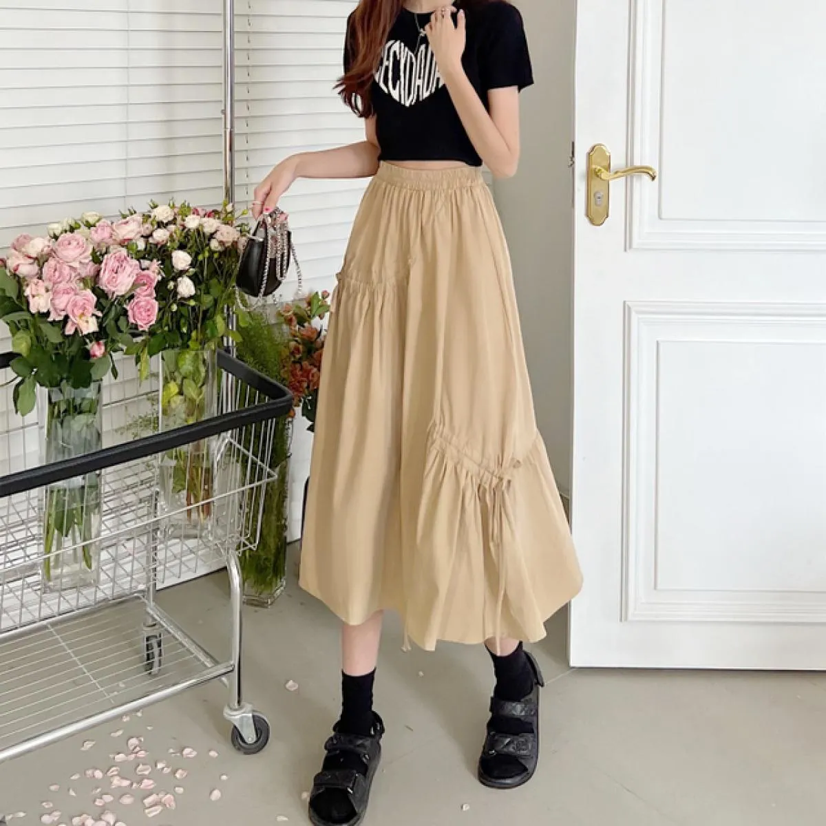 Gonne a metà polpaccio Donna Solid Estate Nuovo arrivo Design irregolare Vita alta Elegante Amici Shirring Jupe Femme Streetwear